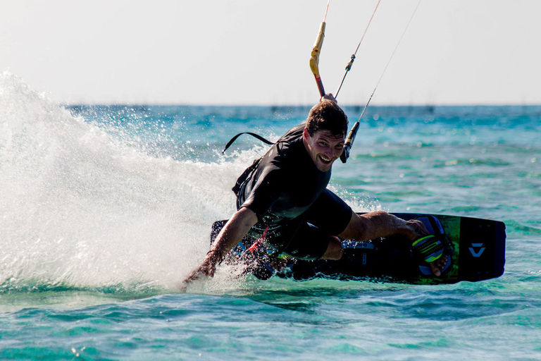 Kitesurfen auf Inseln im Roten Meer